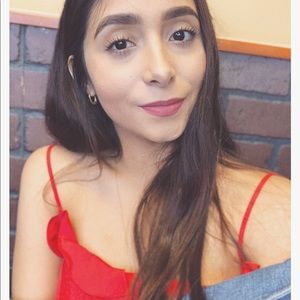 Meet your Posher, Monica